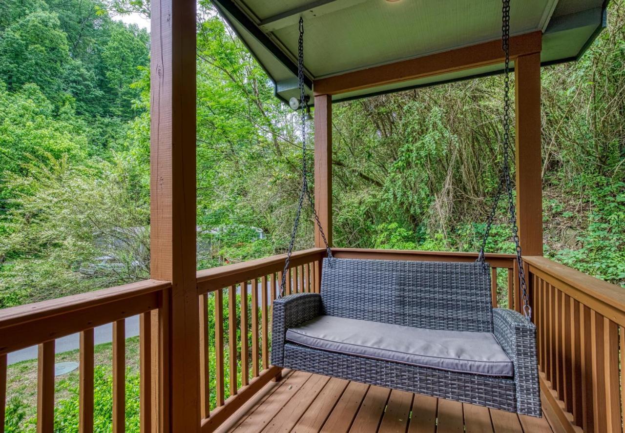 Вилла Great Location - Hot Tub - Dog Friendly Севьервилл Экстерьер фото